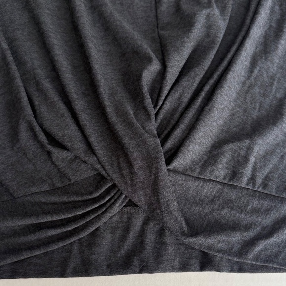 Beyond Yoga Featherweight Center Stage Cropped Tank - Picture 5 of 7